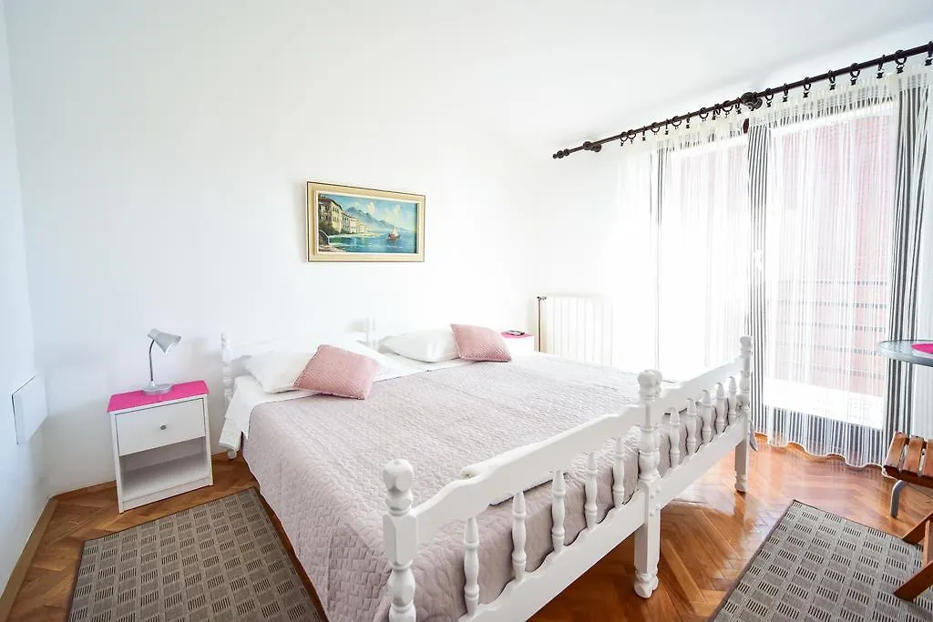 Room Marijana Задар 0*,